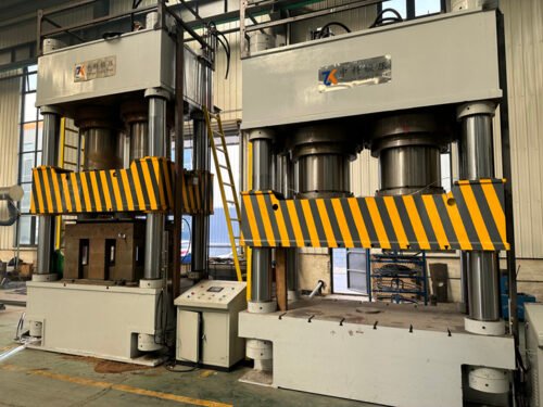2000 tons presswood pallet molding machine